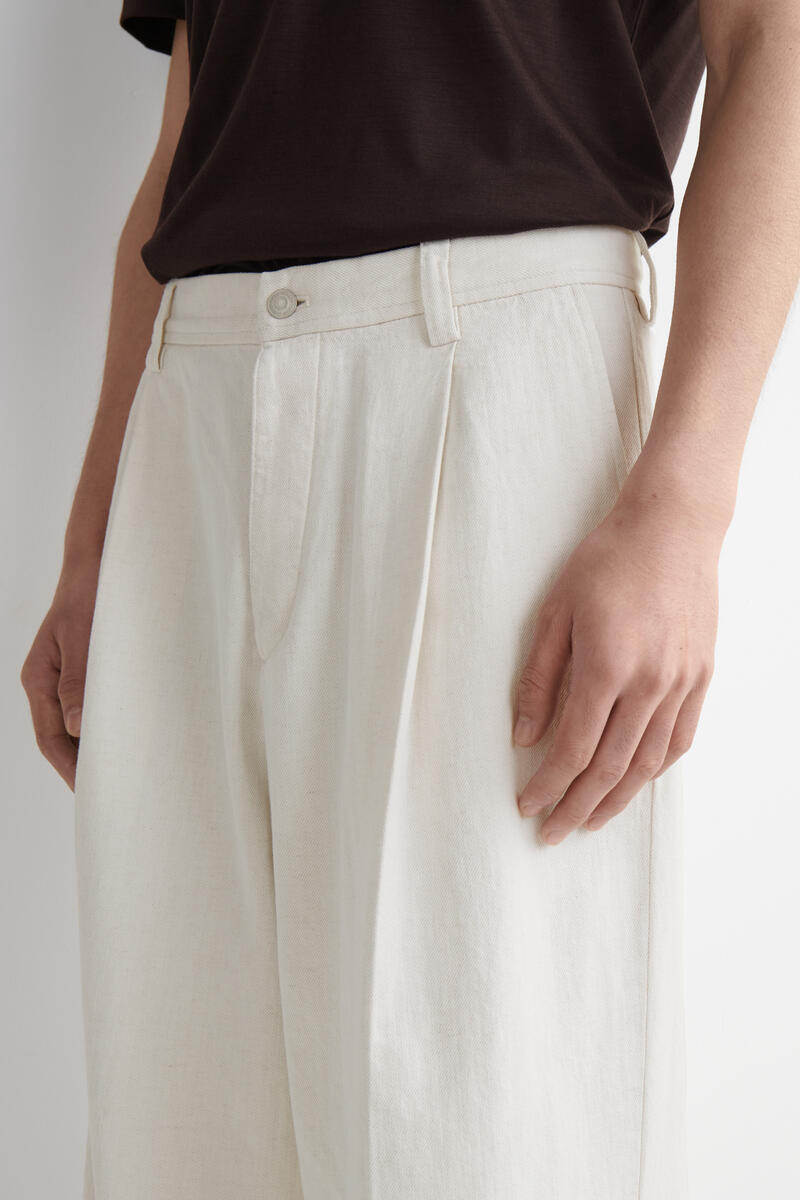 Pleated Relaxed-Fit Wide-Leg Denim Pants