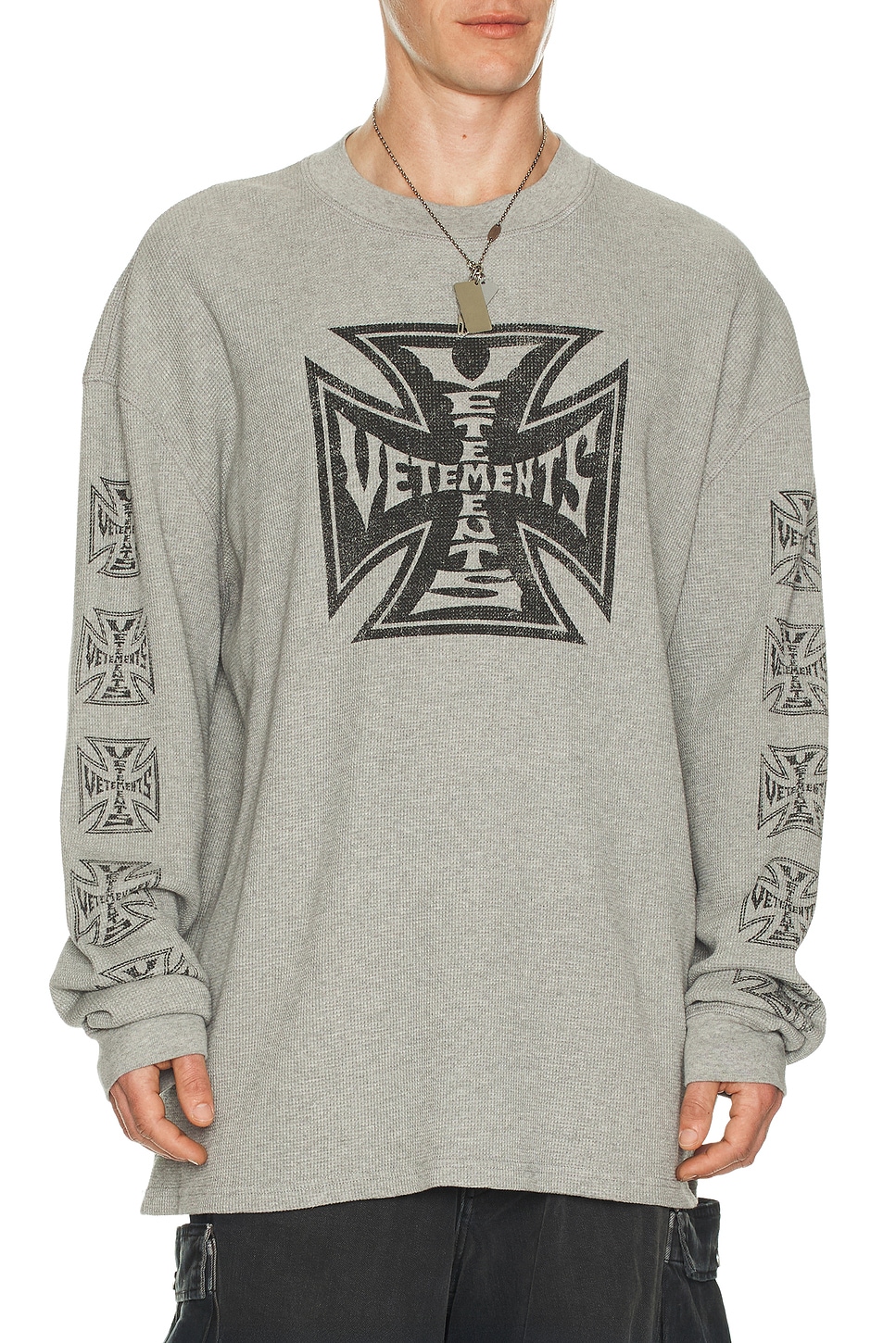 VETEMENTS Biker Cross Waffle Longsleeve Tee in Grey Melange - Grey. M also in
