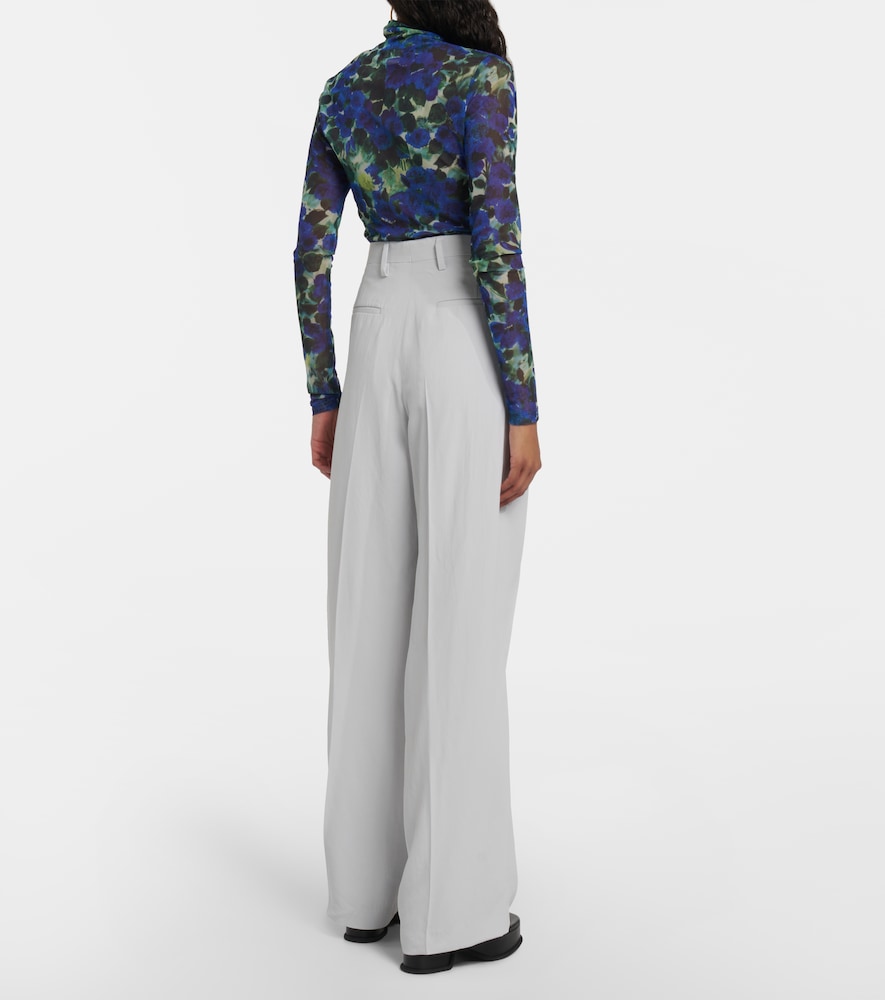 Pleated wide pants