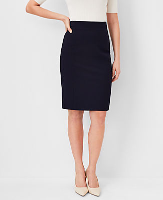 Ann Taylor The Seamed Pencil Skirt in Seasonless Stretch — Curvy Fit