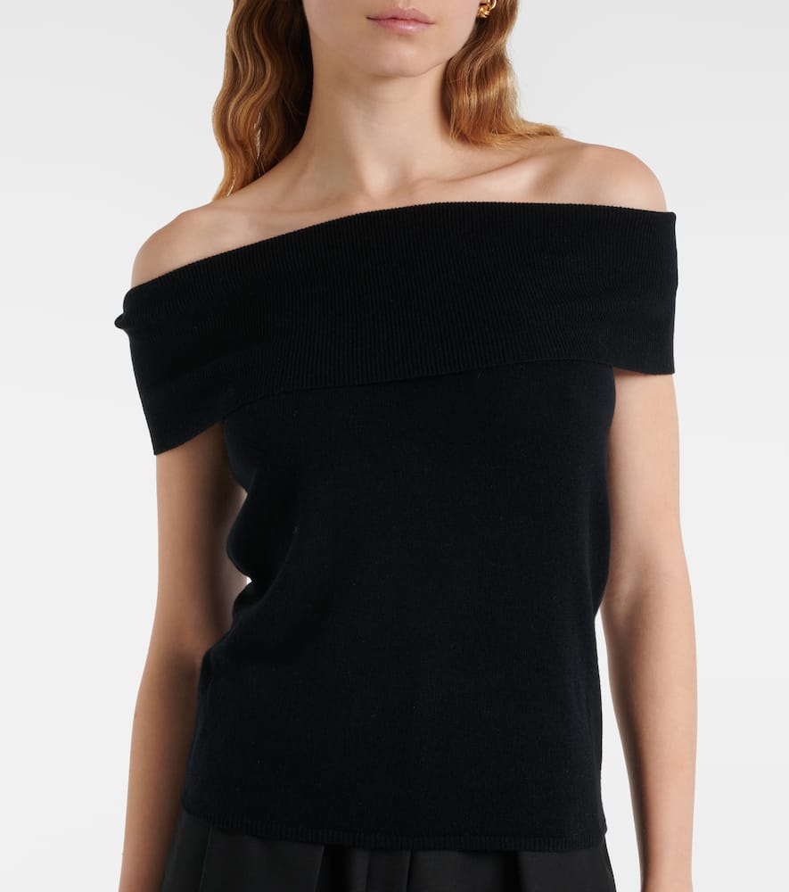 Wool and cashmere sweater