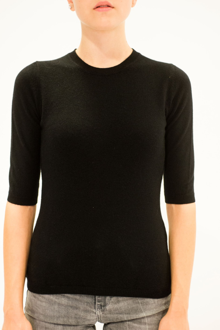 Black Round Neck Sweater Top