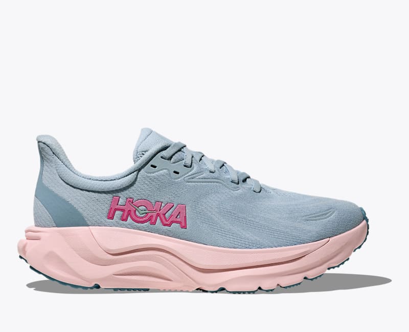 HOKA Women's Arahi 8 Shoes in Drizzle/Petal