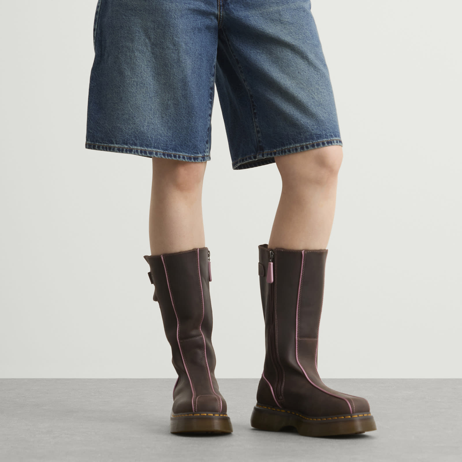 Women's Buzz Hi High Boot in Dark Brown Wyoming