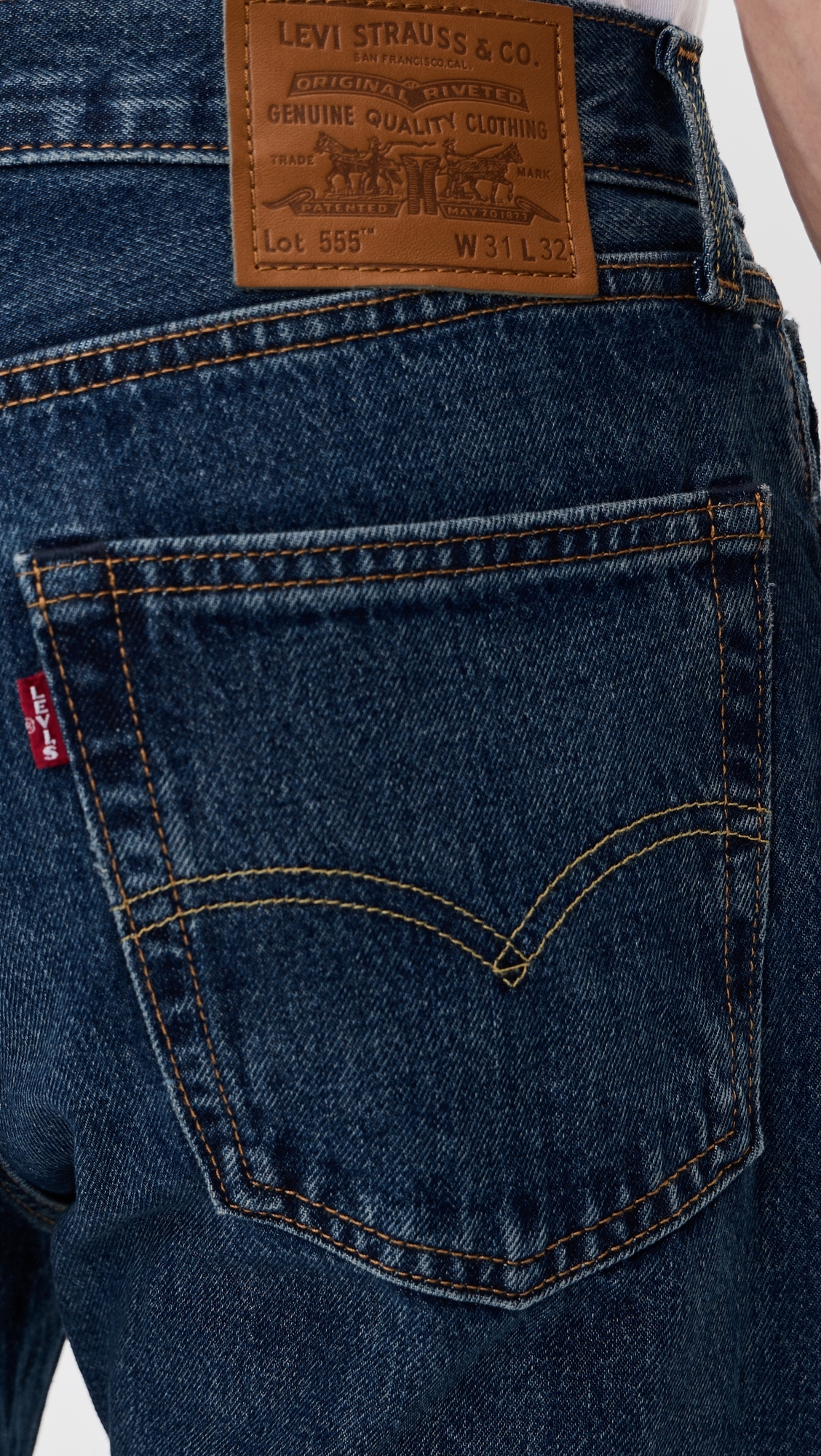 555 Relaxed Straight Jeans CHECK THE SCORE