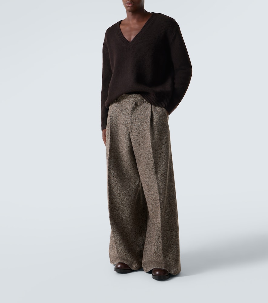 Wool and cashmere sweater