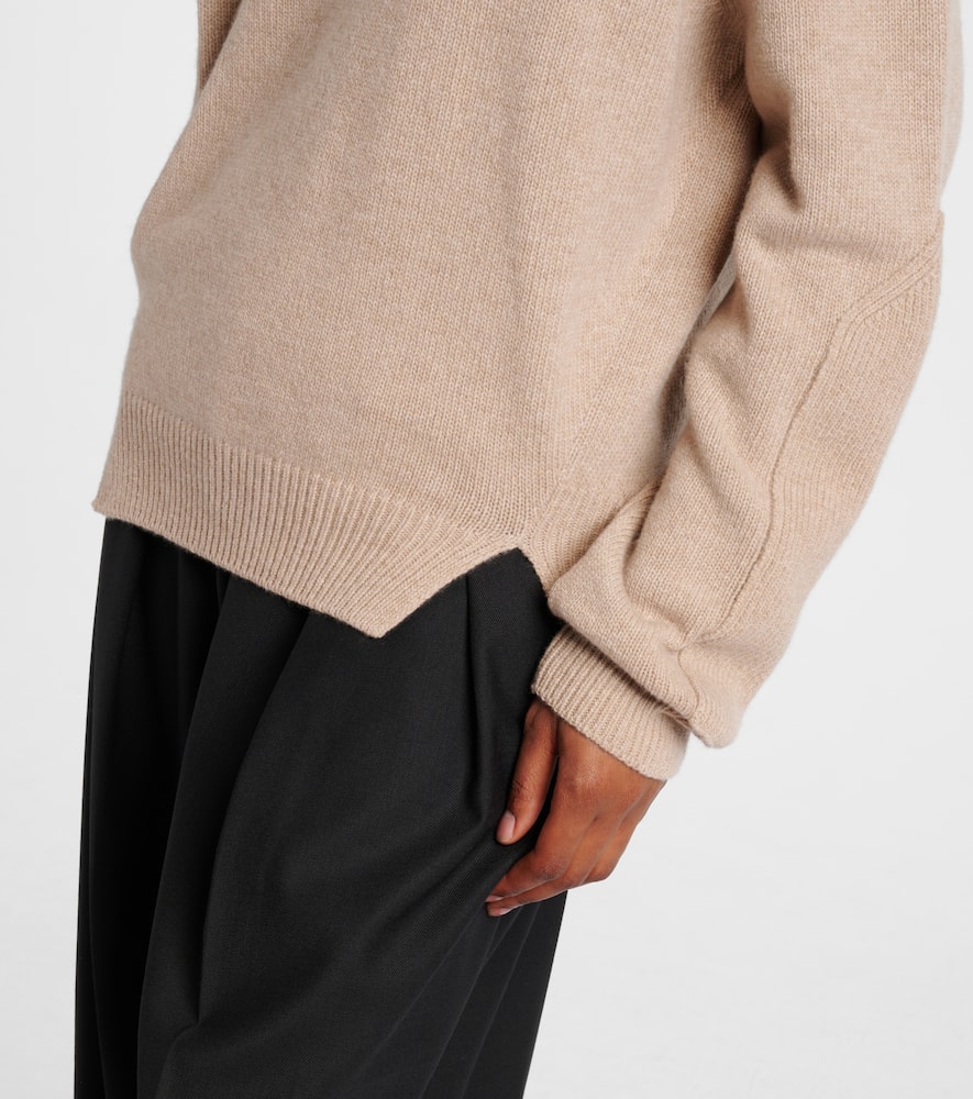 Wool and cashmere sweater