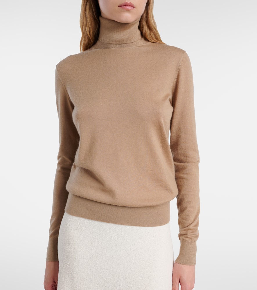 Cashmere sweater