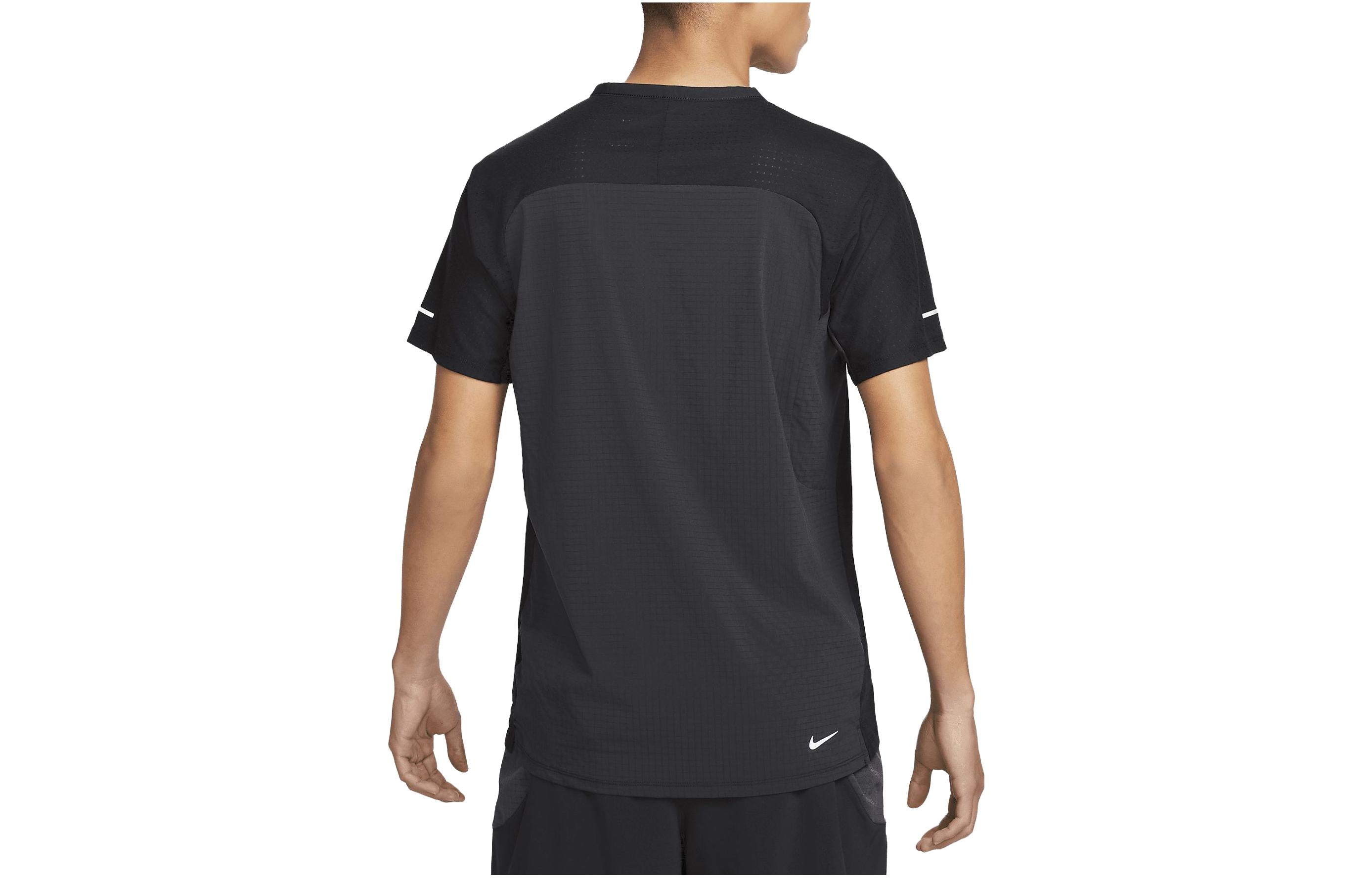 Dri-FIT Trail Solar Chase Short-Sleeve Trail Running Top 'Black'