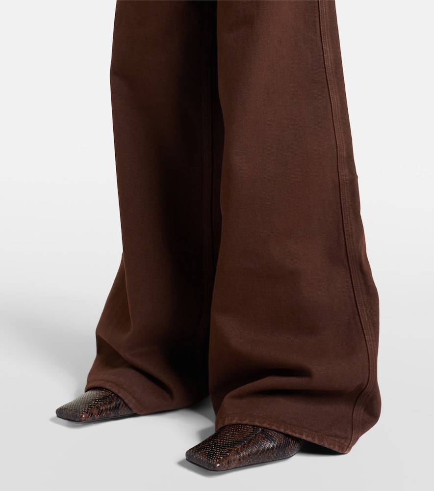 Low-rise wide-leg jeans