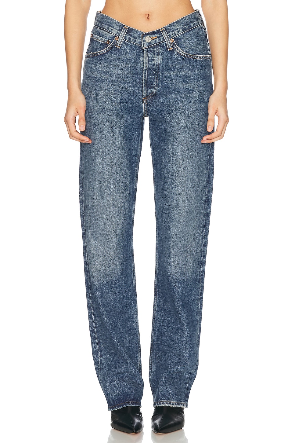 AGOLDE V-waist Kelly Jeans in Essence - Blue. 24 also