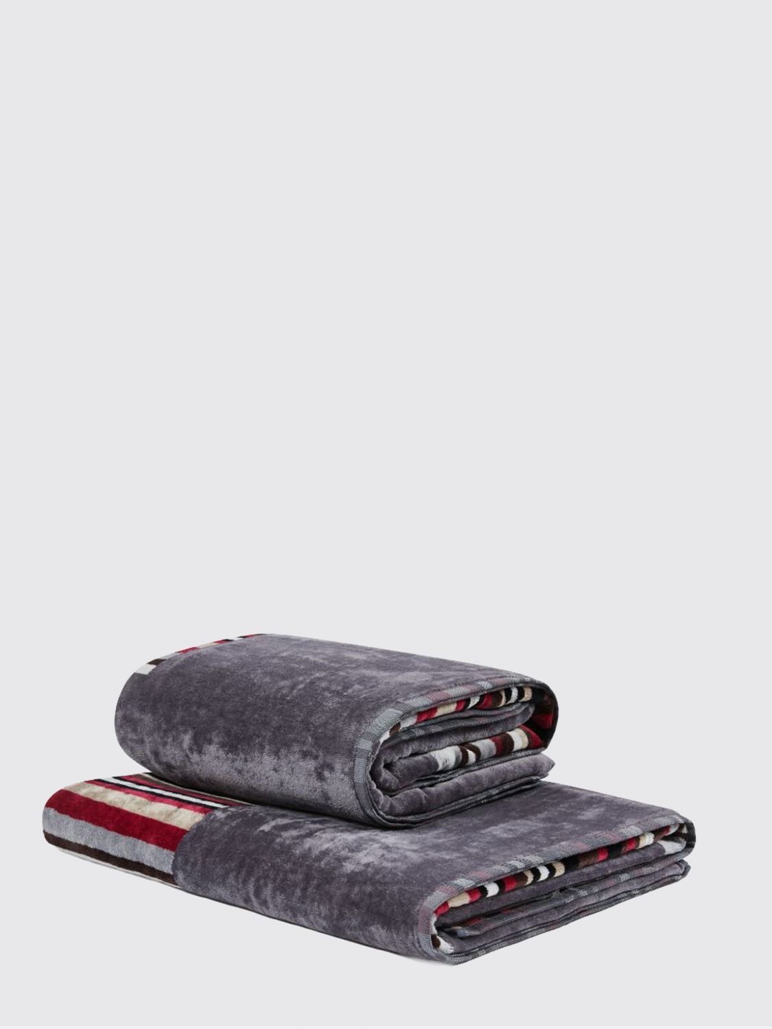 Bath And Beach Towels Lifestyle color Grey