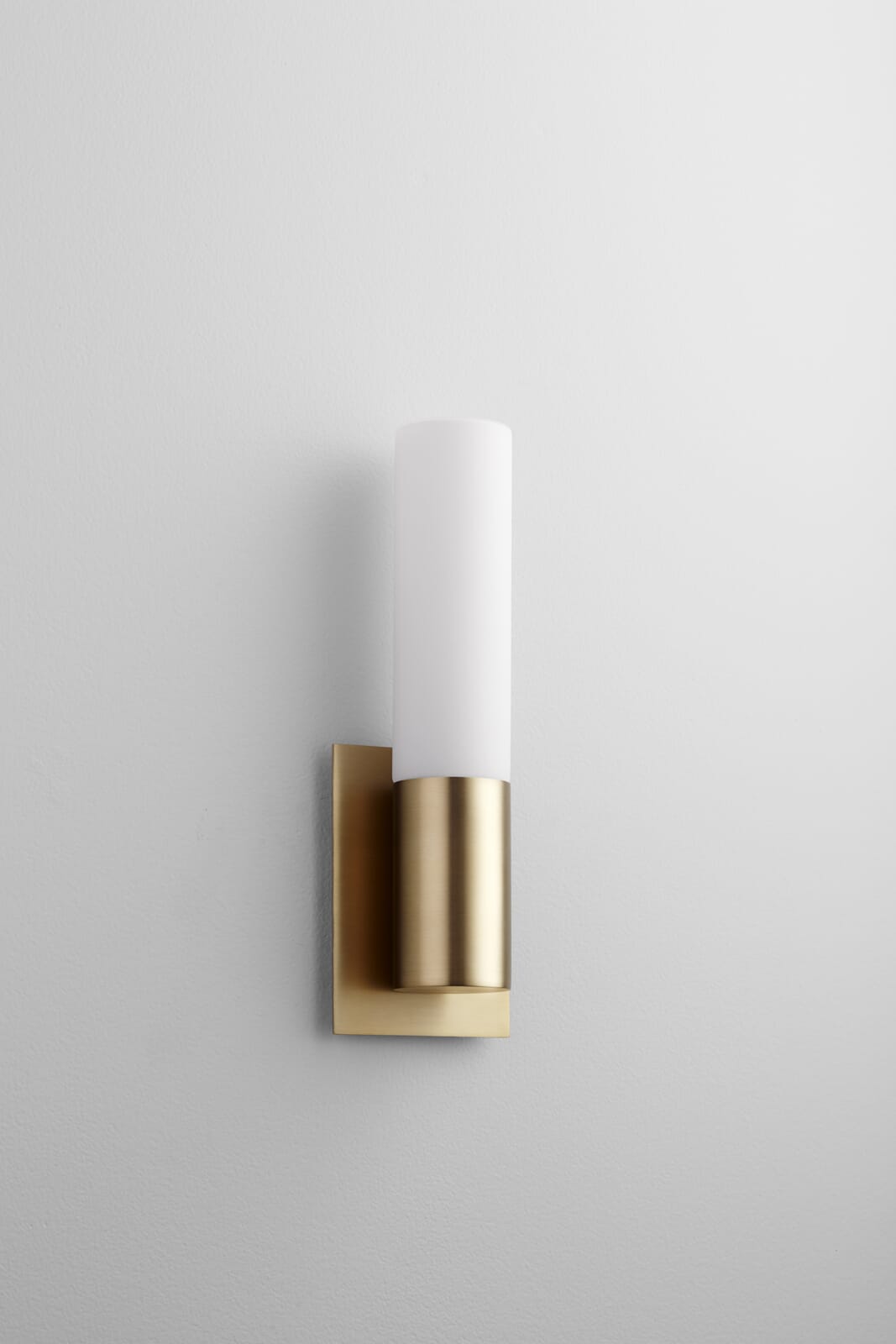 Oxygen Magneta Wall Sconce in Aged Bras