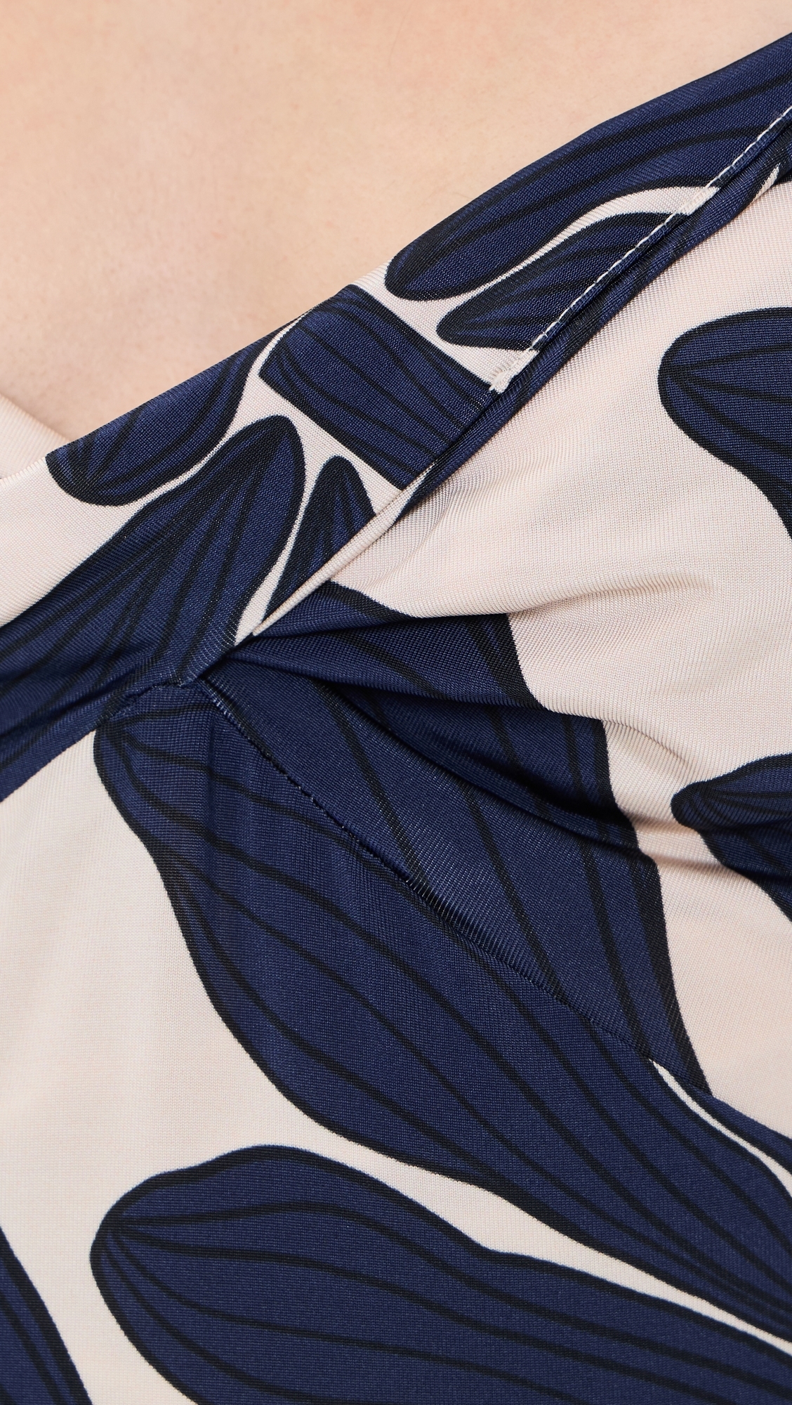 Una Esencia Maxi Dress Navy Floral Mosaique