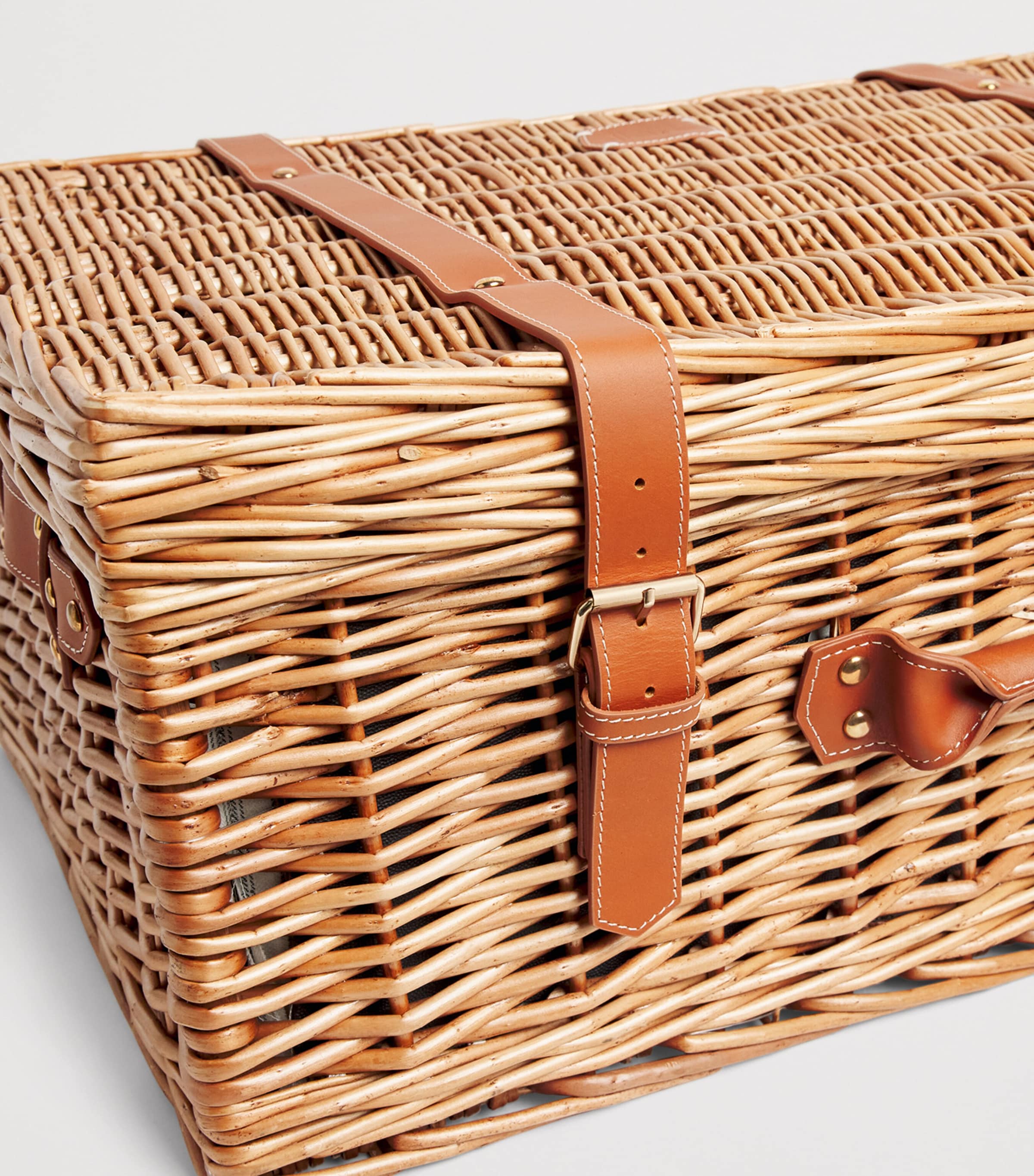 Harrods Fitted Picnic Hamper for 4