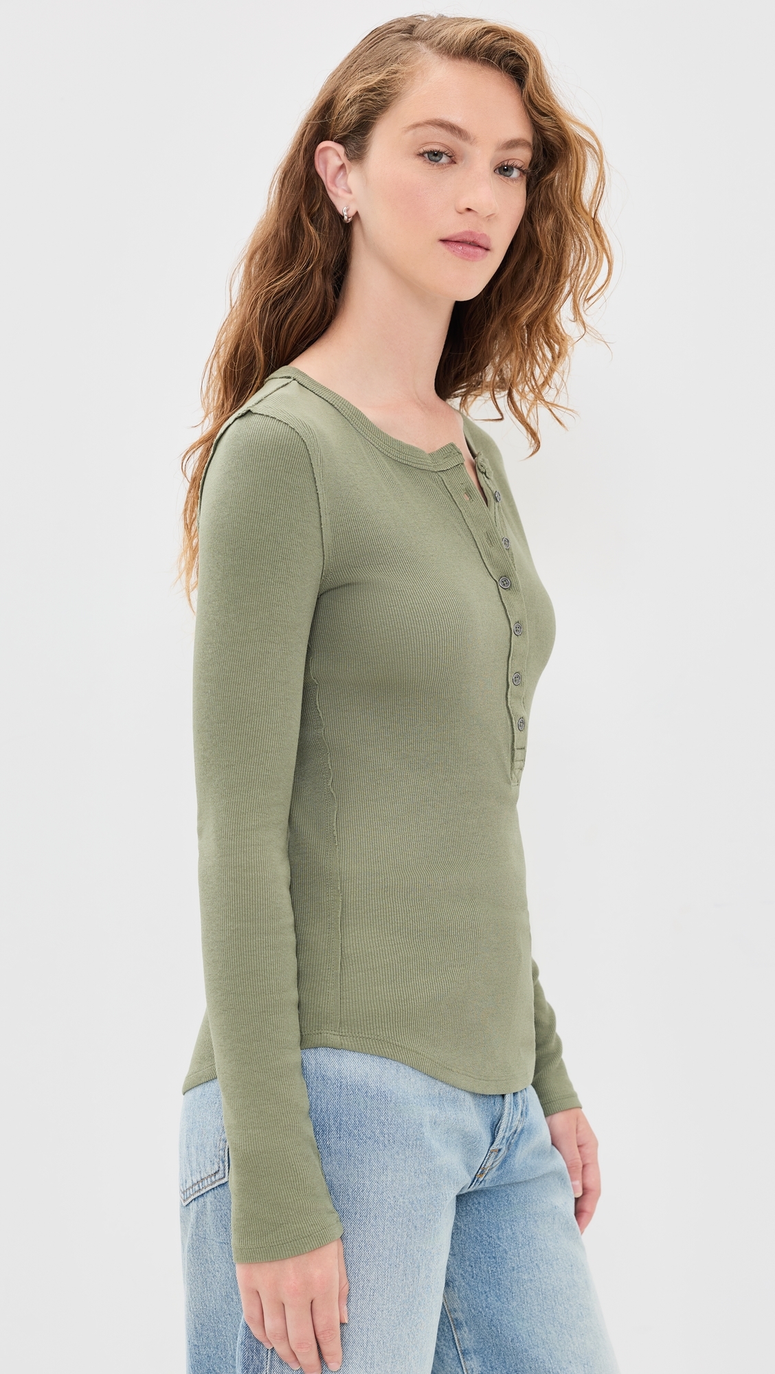 Jamie Henley Tee Capulet Olive