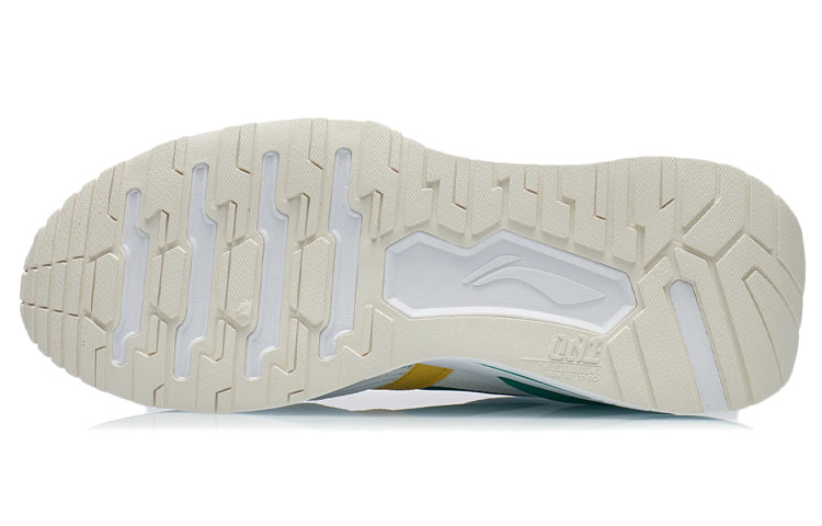 001 Newborn 'White Cream Yellow'