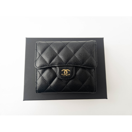 Chanel White Grained Calfskin Wallet Tri-Fold Pre-Owned
