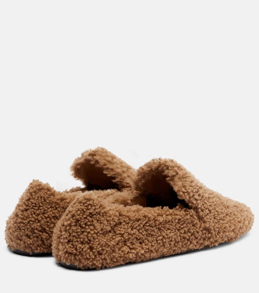 Le Monde Béryl Orlando shearling slip-on shoes