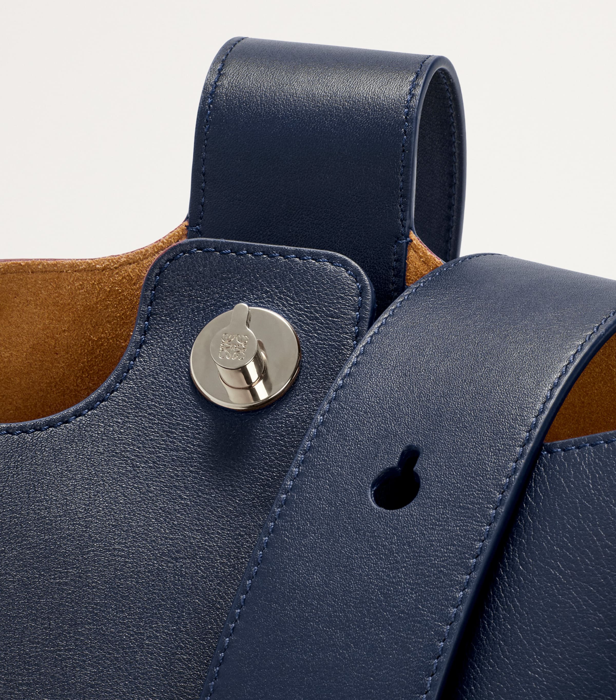 Medium Leather Pebble Bucket Bag