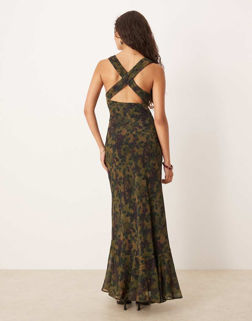 Maxi dress with strap back detail and frill hem in floral print-Green