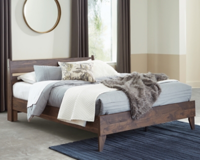 Calverson Queen Panel Platform Bed, Mocha