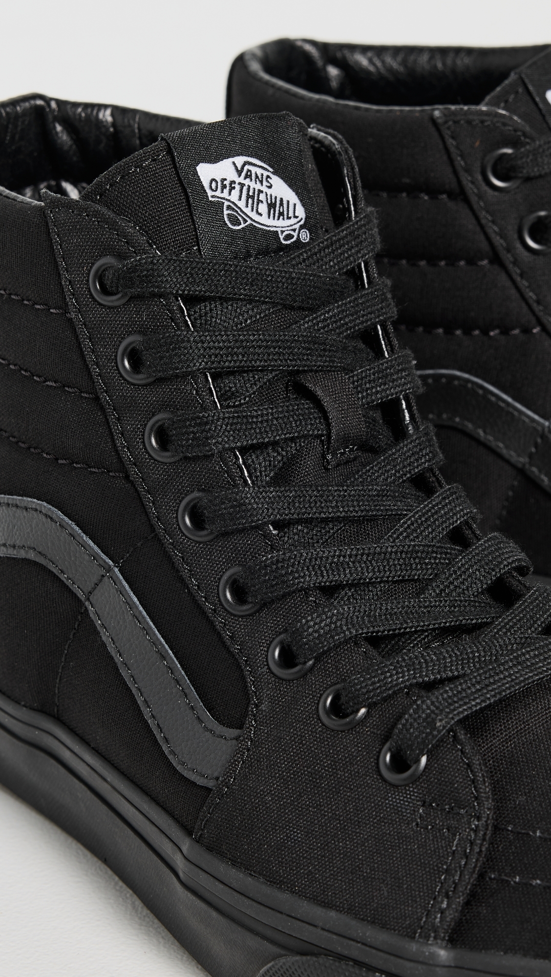 Sk8-Hi Unisex Sneakers Black/Black/Black W
