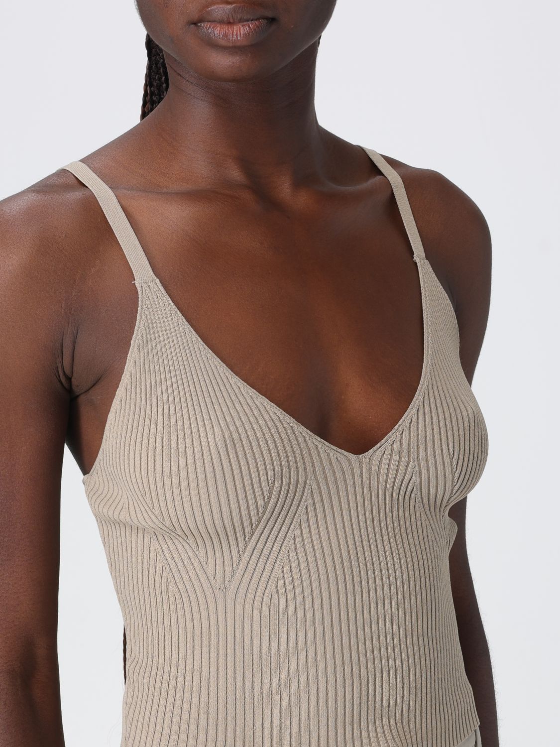 Top Woman color Sand