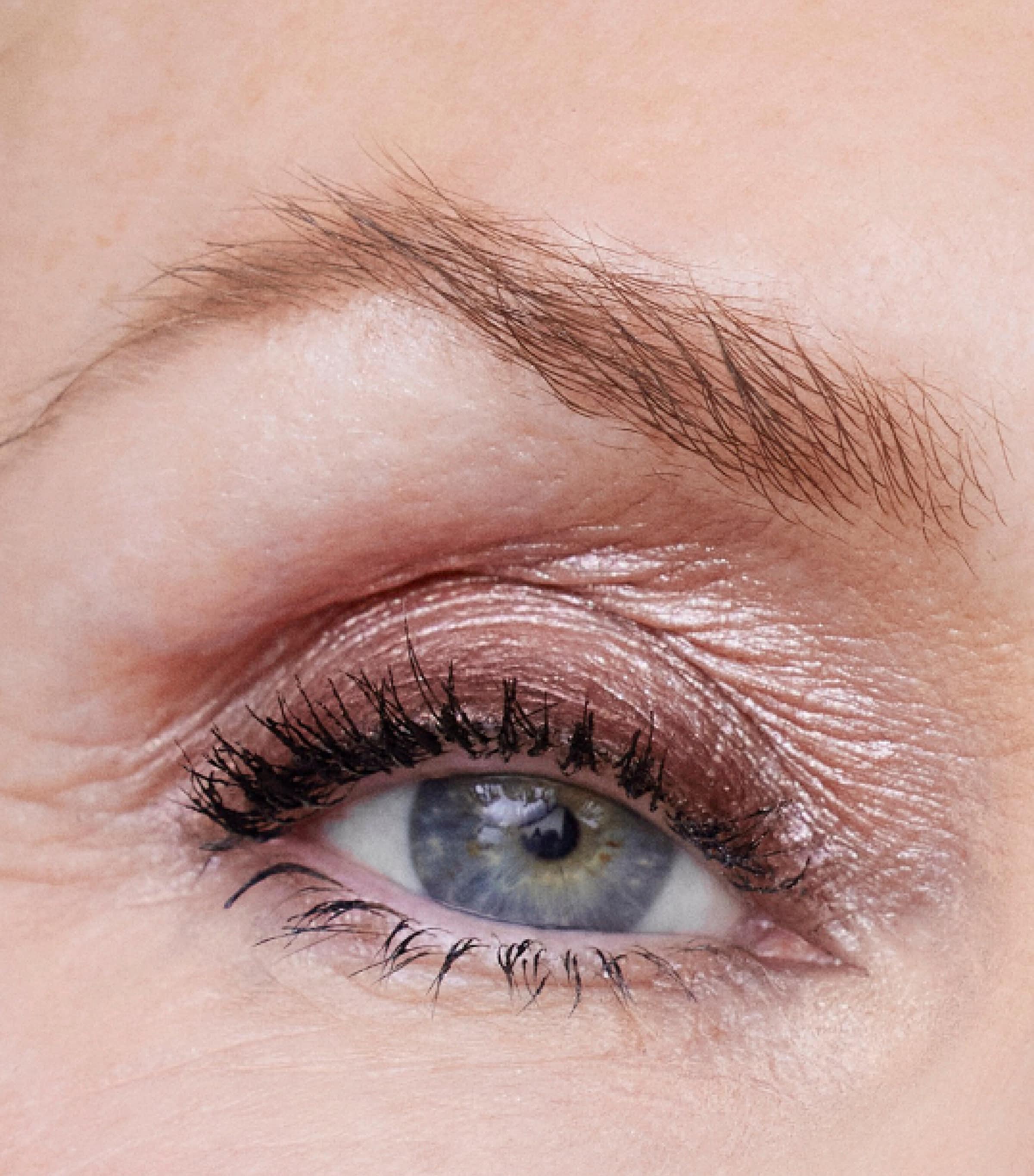 High Impact Shadow Play Eyeshadow + Definer