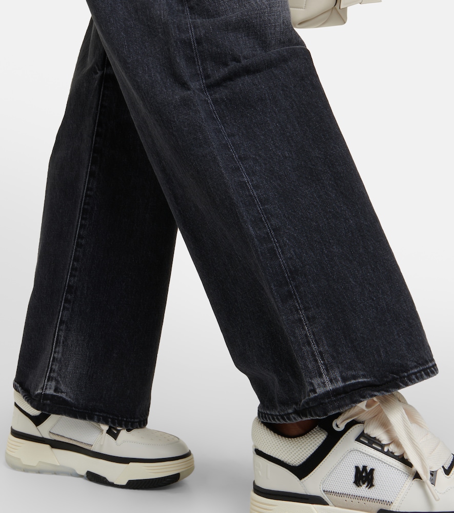 Wide-leg jeans
