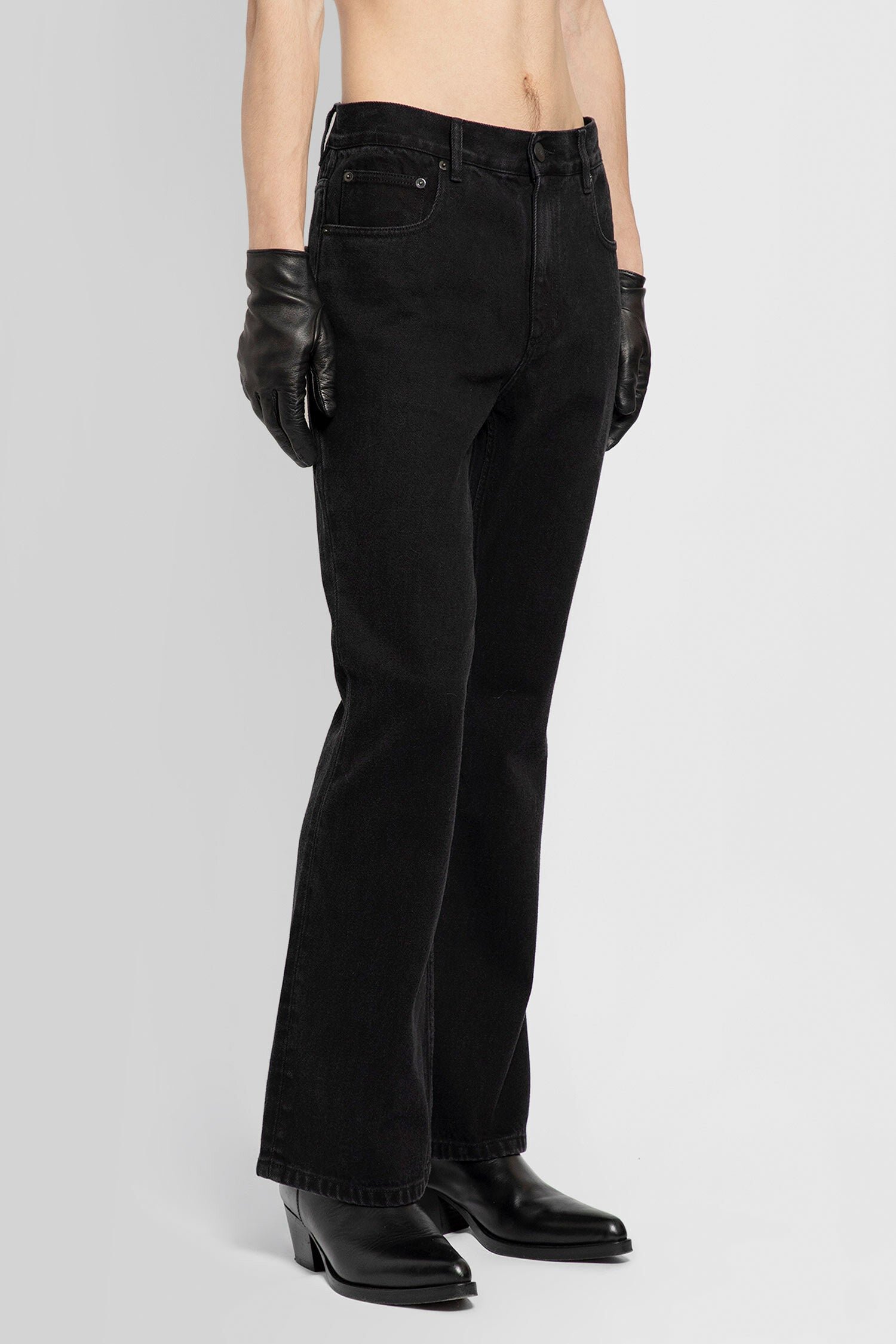 MAN BLACK JEANS