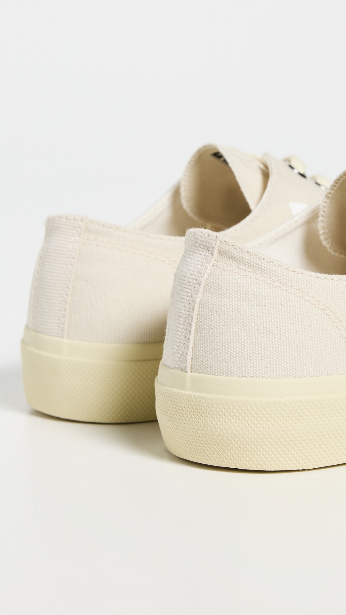 Veja Watta II Low Sneakers Pierre White