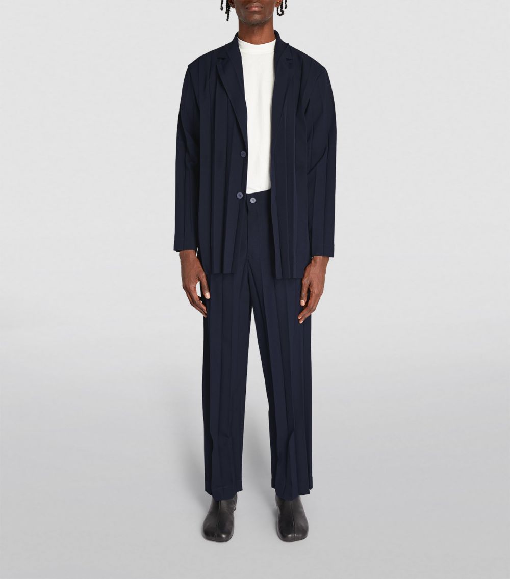 Wide-Pleat Edge Blazer