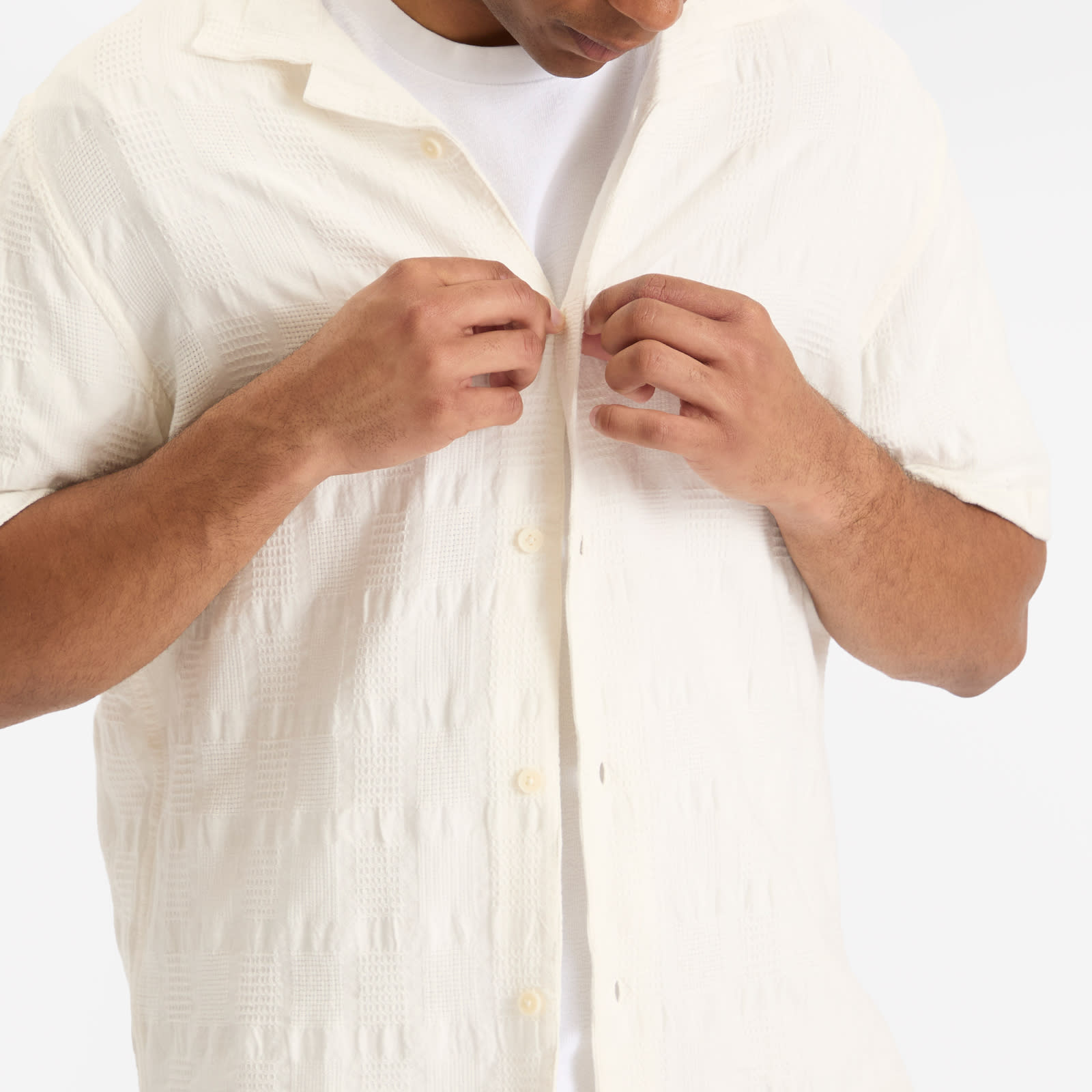 Men's Didcot Seersucker Waffle Vacation Shirt Ecru
