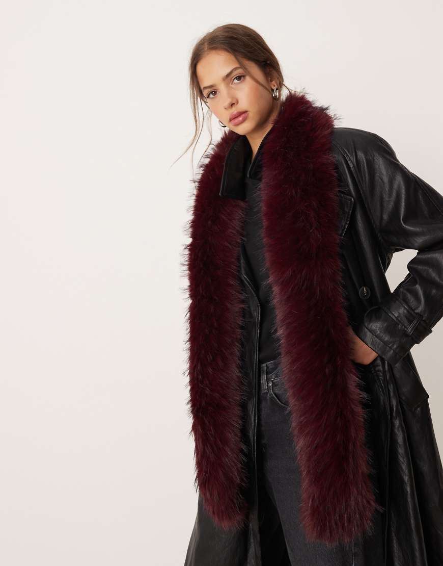 Faux fur scarf in burgundy-Red