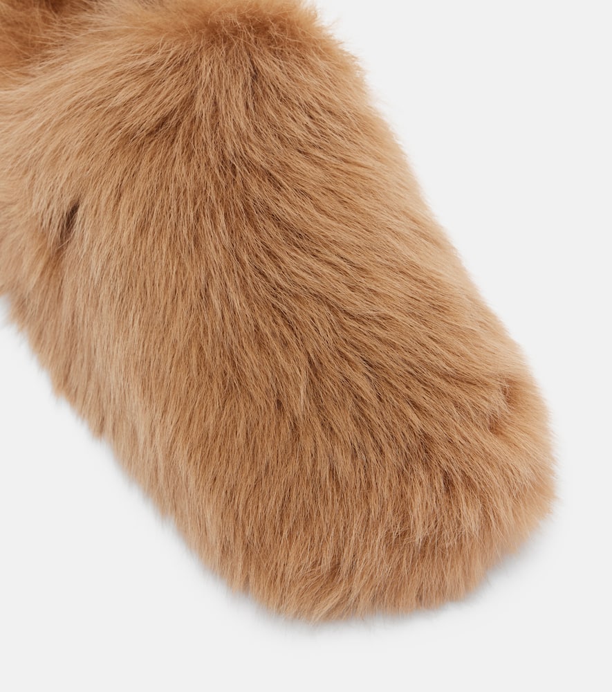 Gommino shearling slip-on shoes