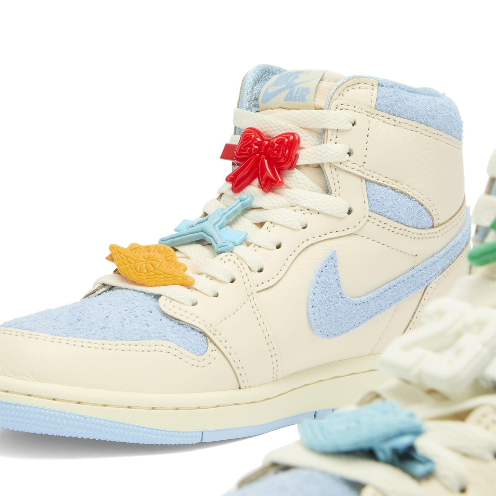 Women's 1 Retro Hi Sneaker Pale Ivory/Psychic Blue/Coconut Milk