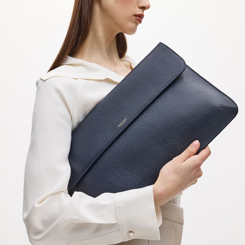 Leather Laptop Case in Navy Pebble