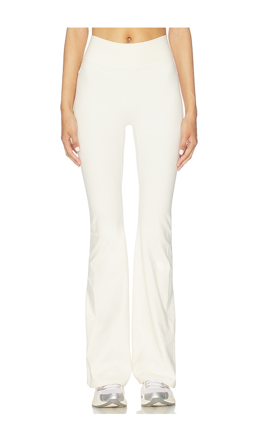 437 The Leisure Pant in Cream. - L also in M