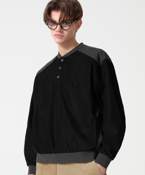 Waffle Color Block Henley Neck Sweatshirt_Black