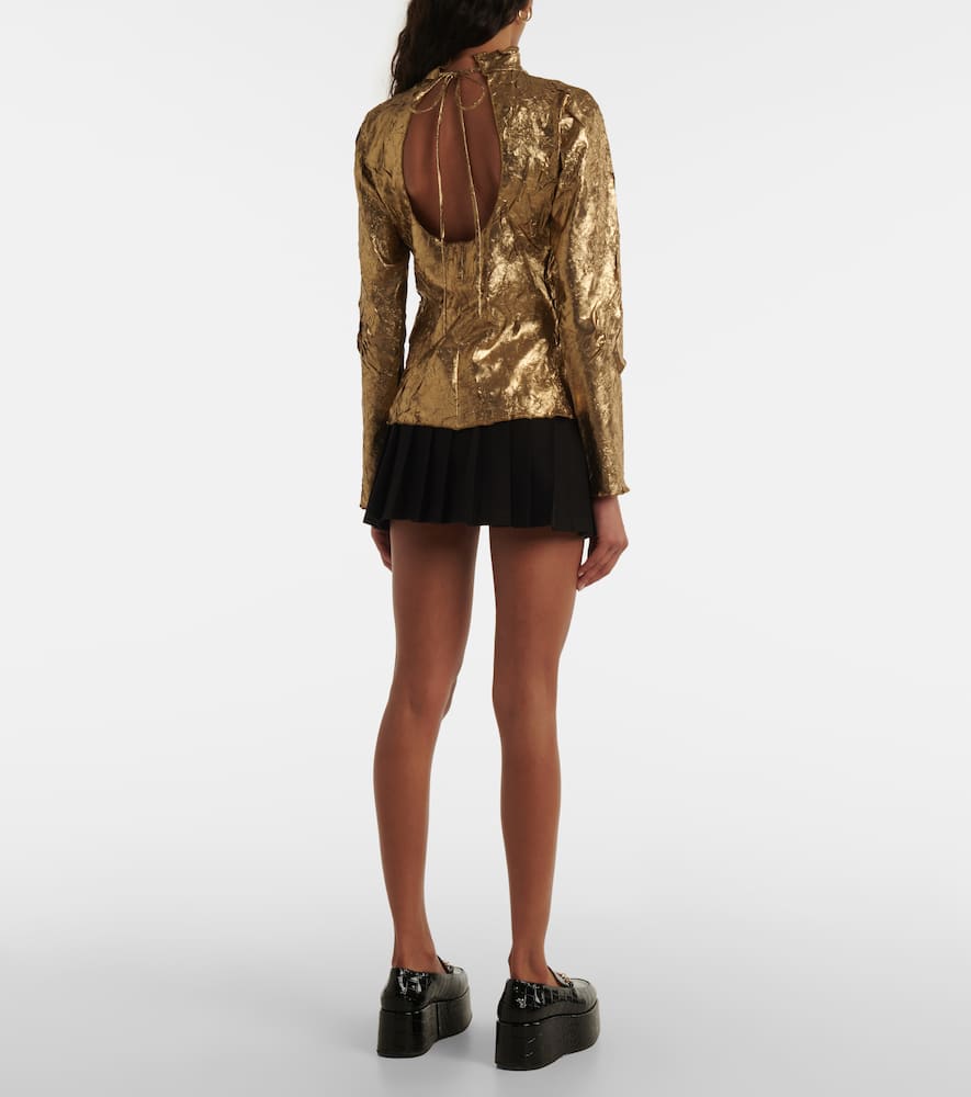 Metallic top