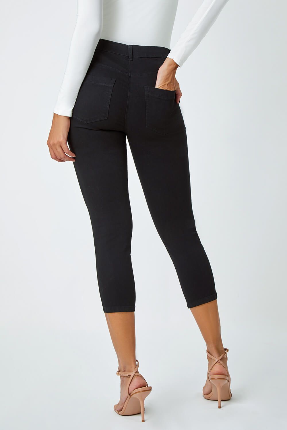 Roman Women's Cropped Stretch Denim Jegging in Black