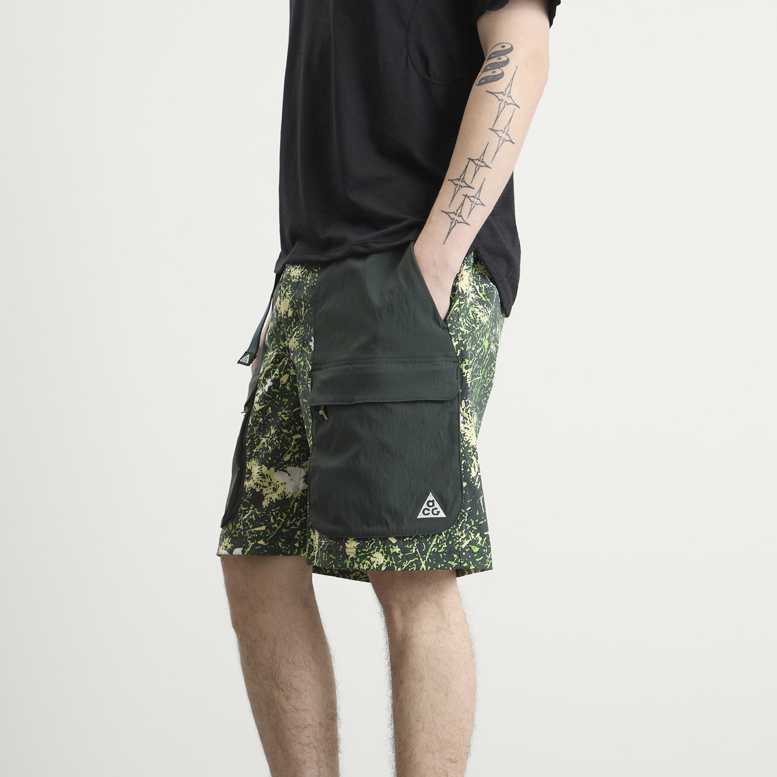 Men's ACG All Over Print Smith Summit Short in Black Spruce/Life Lime/Summit White