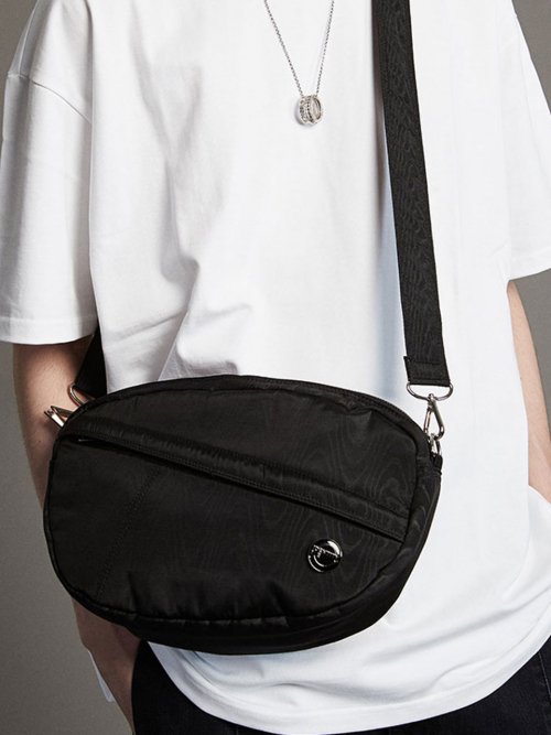 FLOW PEBBLE BAG Black