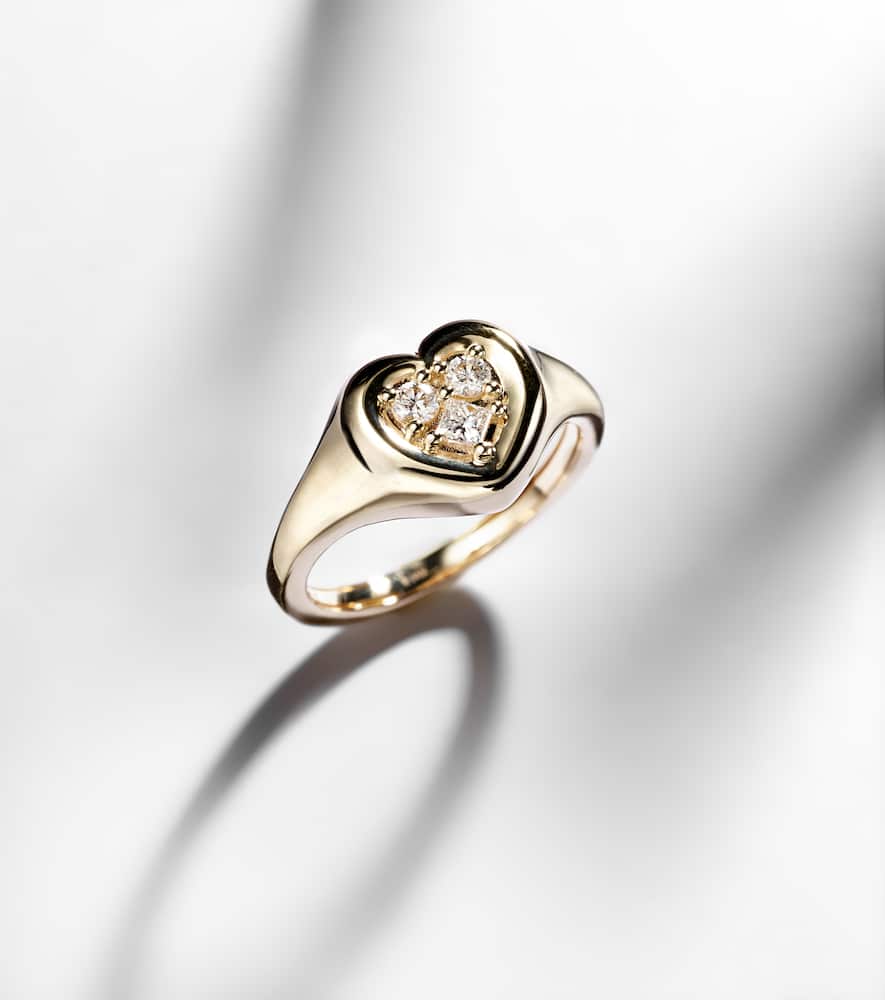 14kt gold ring with diamonds