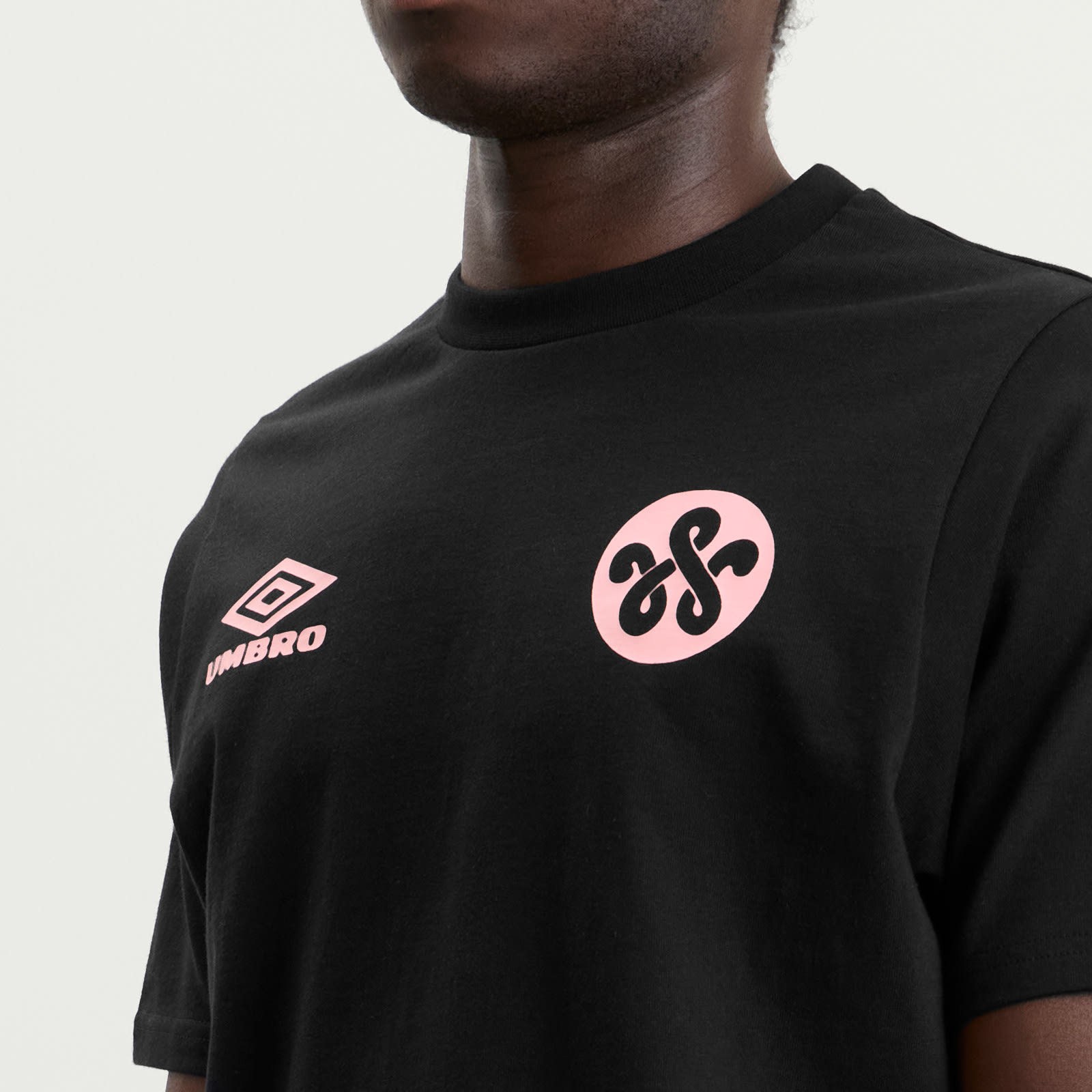 Men's x WOEI Logo T-Shirt Black/Pink