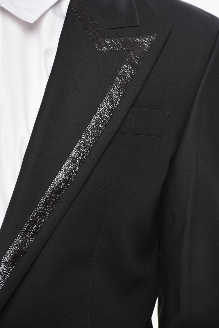Black Solid Peaked Lapel Blazer