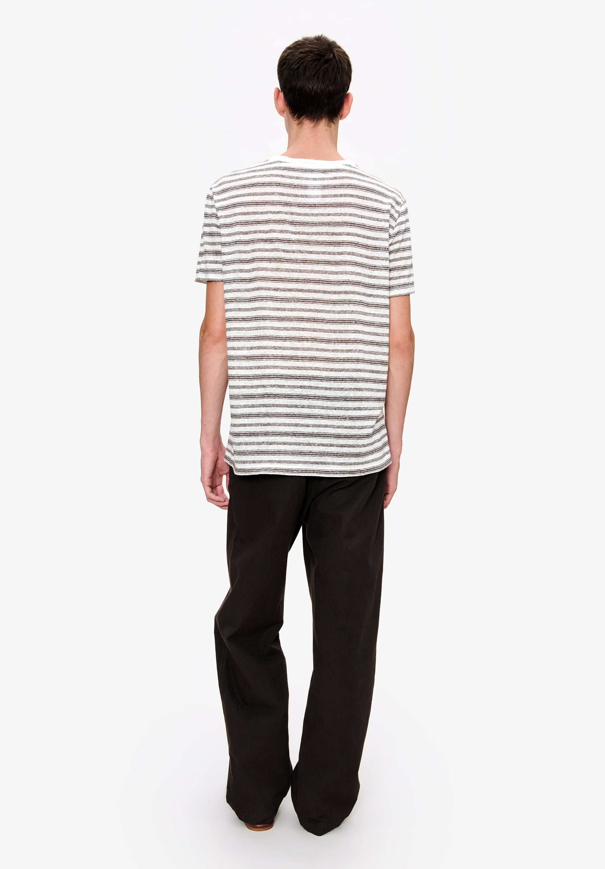 A. P.C. Men's Ray T-shirt Size: Extra Small in Brown