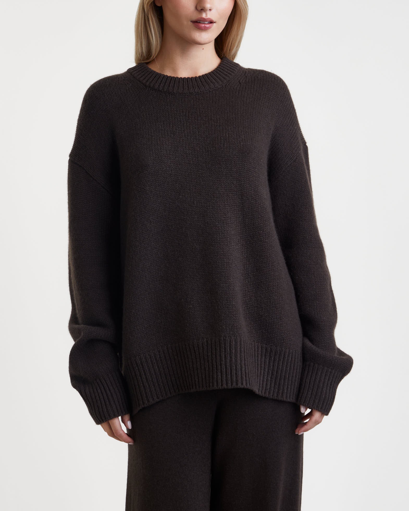Lisa Yang Sweater Renske Brown 1