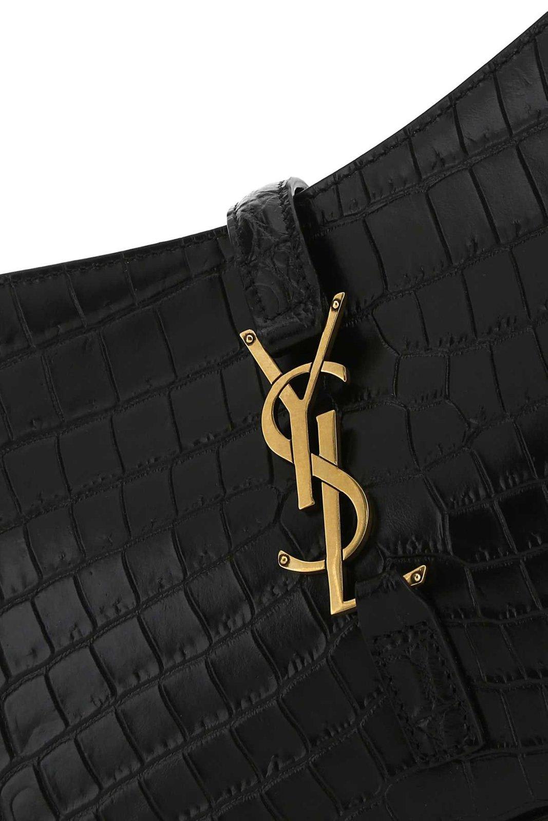 Le 5 7 Embossed Shoulder Bag